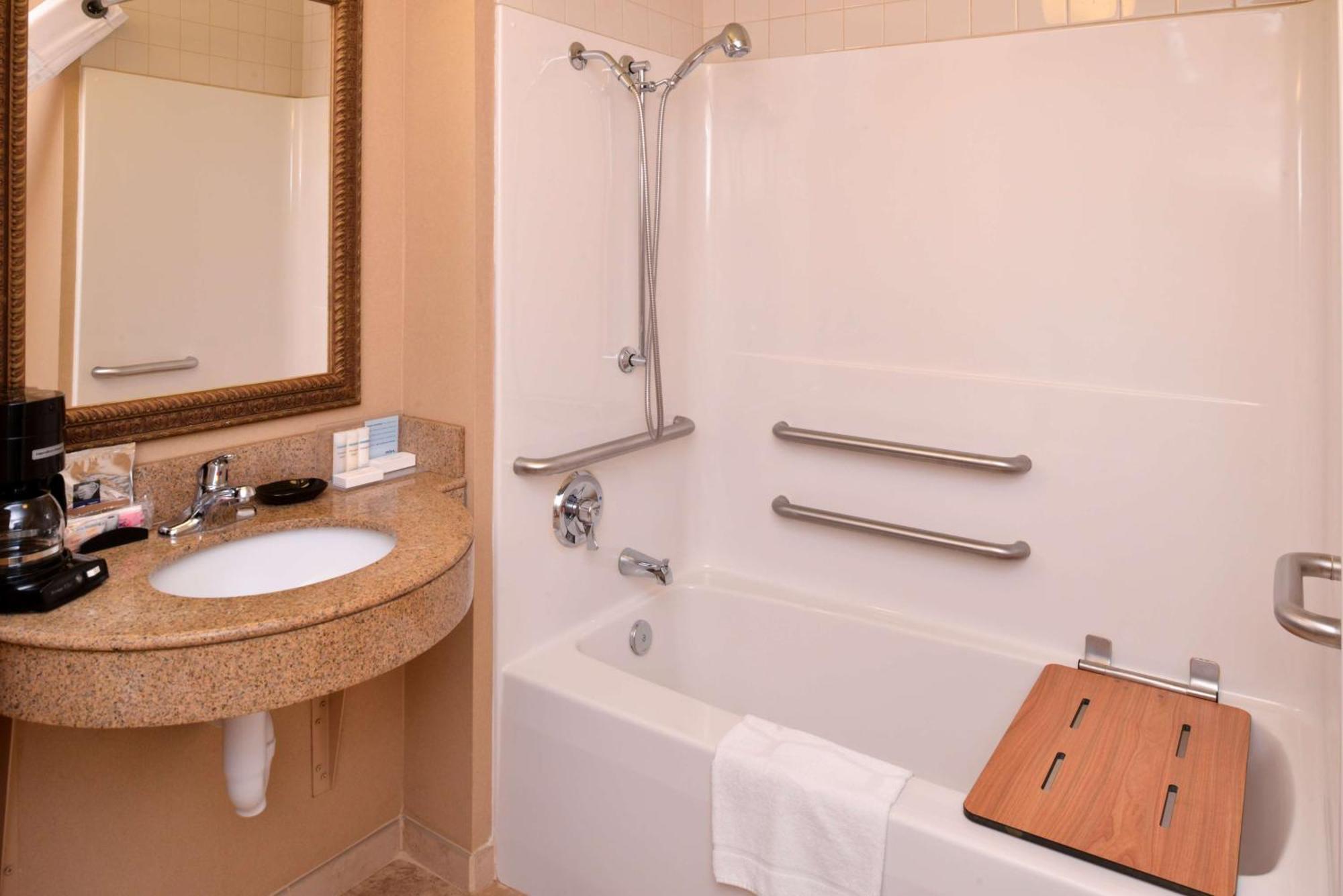 Hampton Inn By Hilton Litchfield Esterno foto