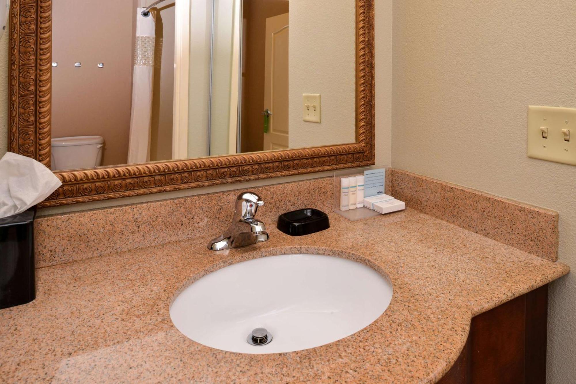 Hampton Inn By Hilton Litchfield Esterno foto