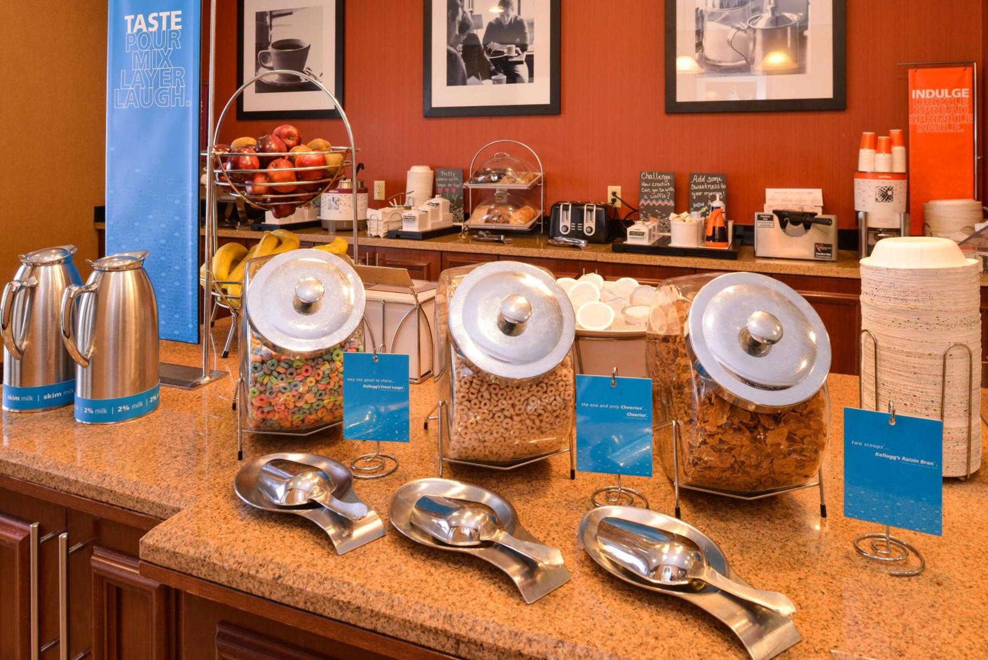 Hampton Inn By Hilton Litchfield Esterno foto