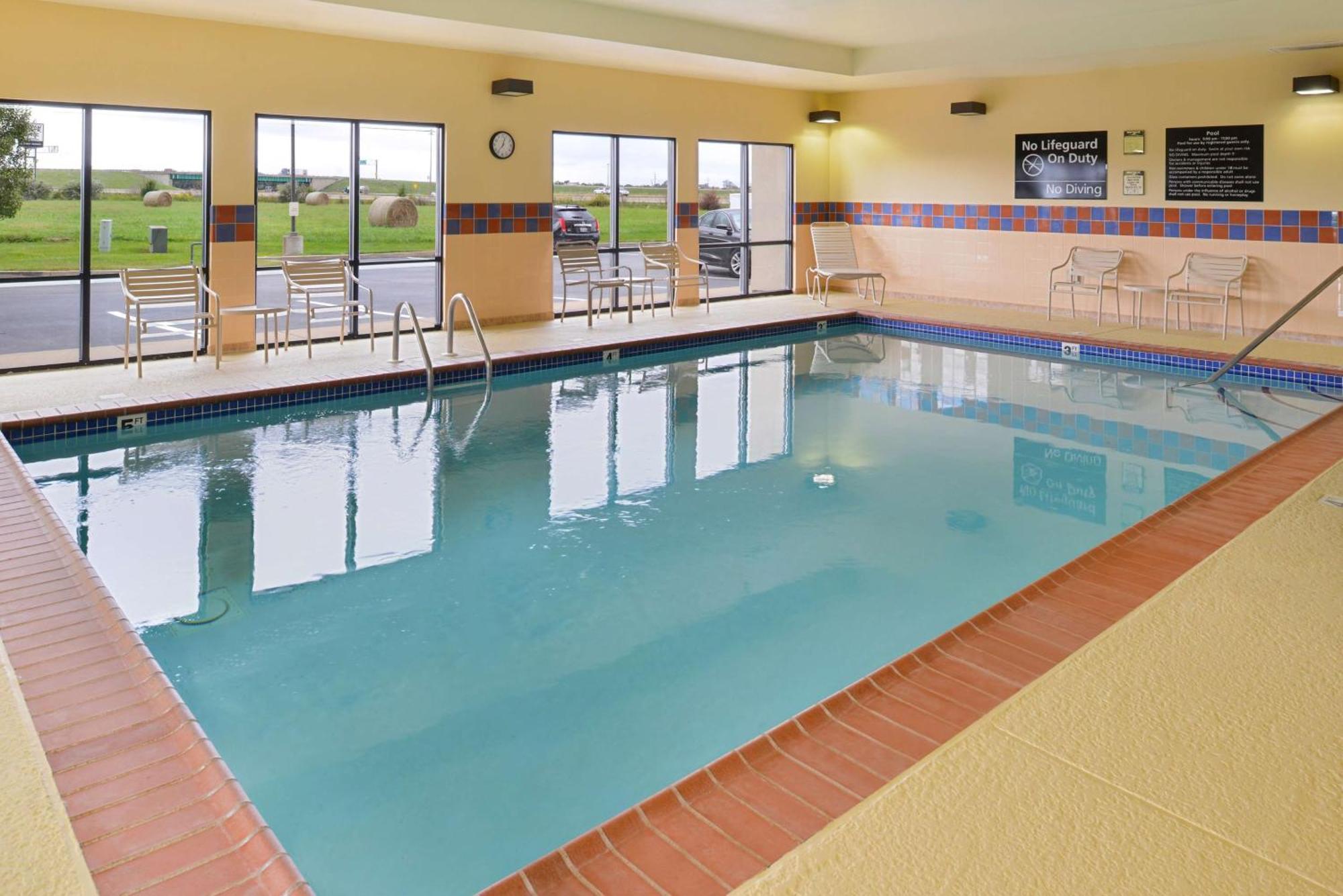 Hampton Inn By Hilton Litchfield Esterno foto